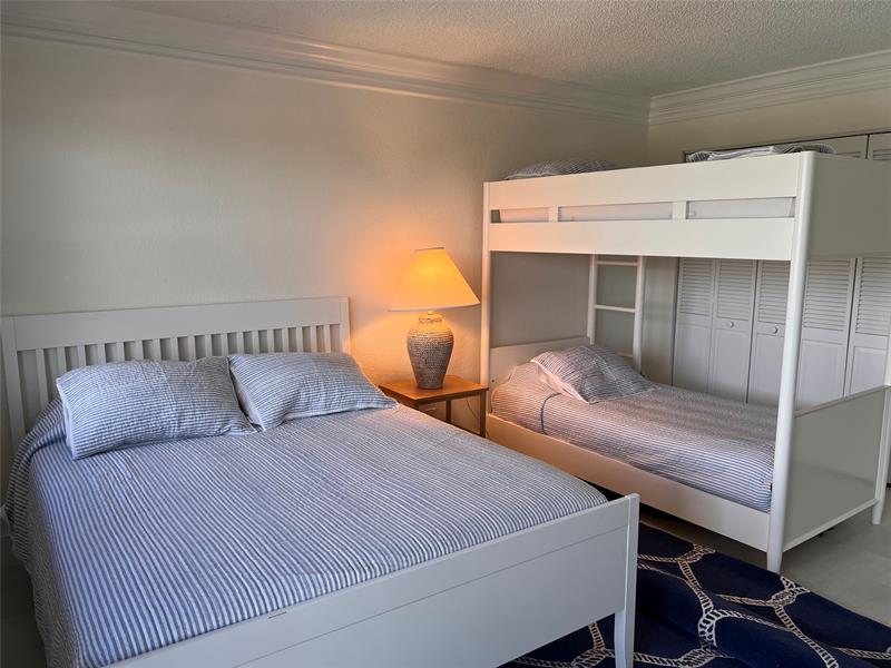 Image 24 of 28 For 4900 Ocean Blvd  1413