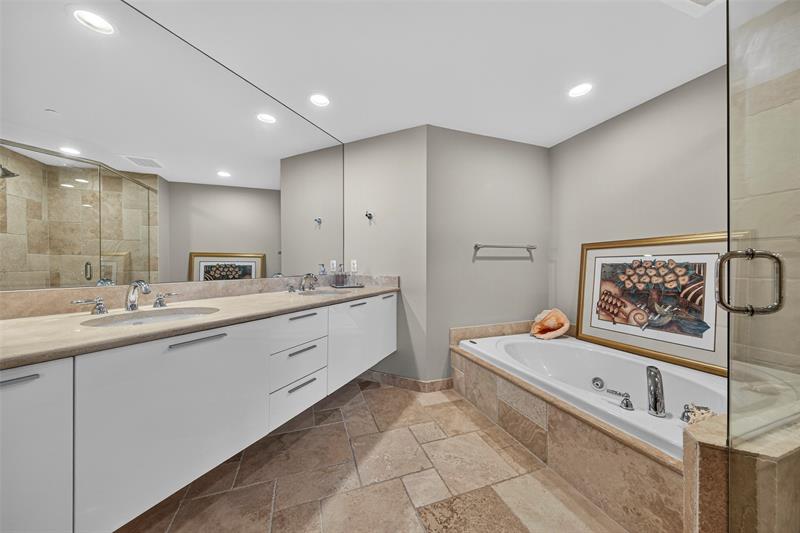 Image 17 of 29 For 1819 17 St  1509