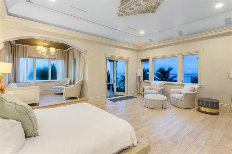 Image 32 of 61 For 2306 Bay Dr  