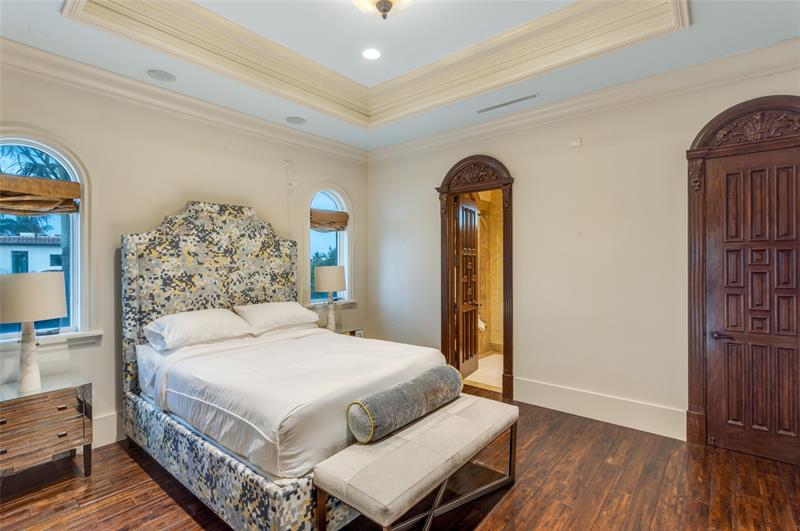 Image 40 of 61 For 2306 Bay Dr  