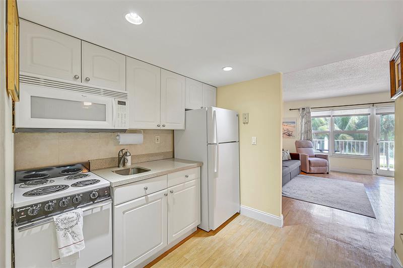 Image 3 of 29 For 3000 Sunrise Blvd  2h