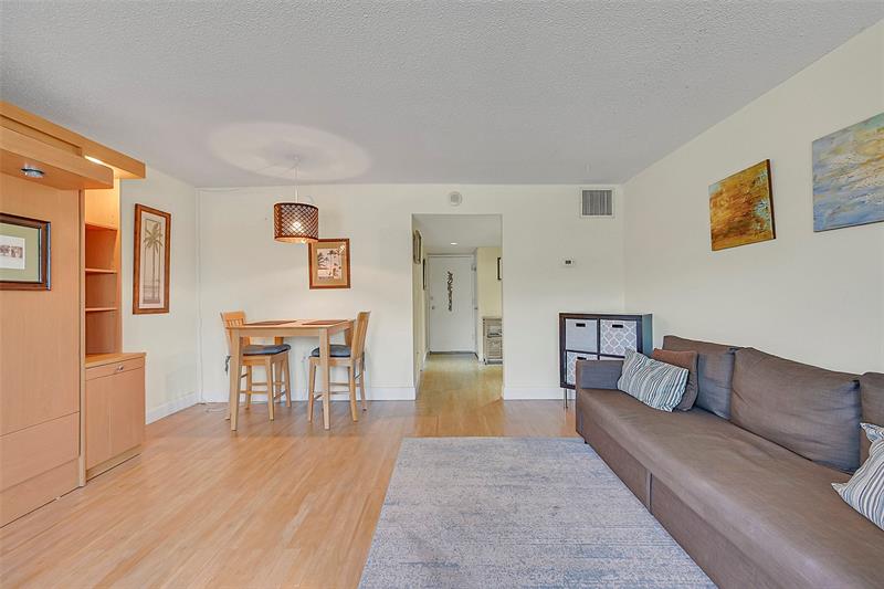 Image 8 of 29 For 3000 Sunrise Blvd  2h