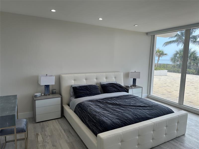 Image 17 of 38 For 2800 Ocean Blvd  Villa H