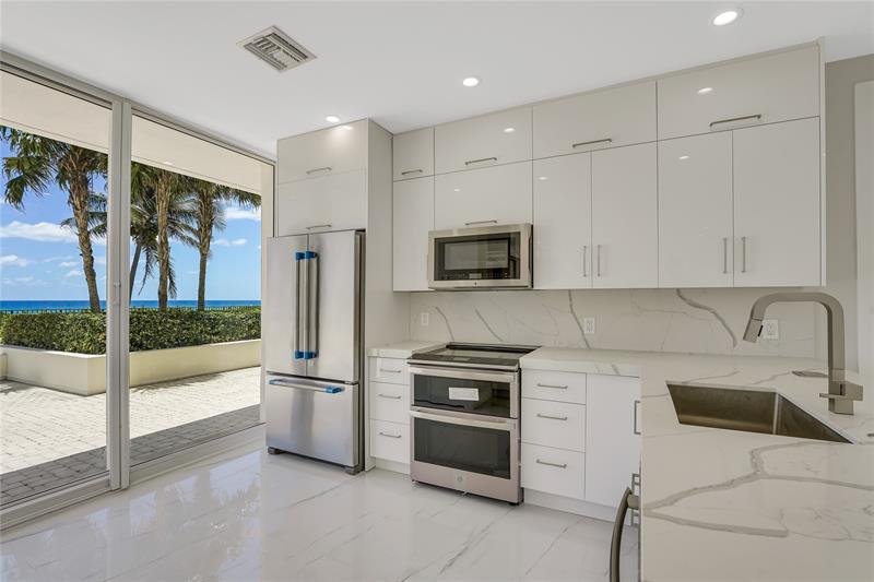 Image 31 of 38 For 2800 Ocean Blvd  Villa H