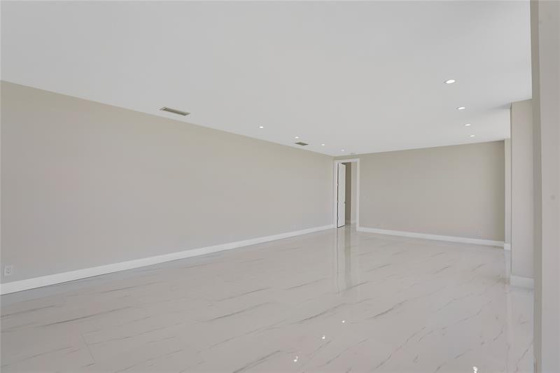 Image 36 of 38 For 2800 Ocean Blvd  Villa H