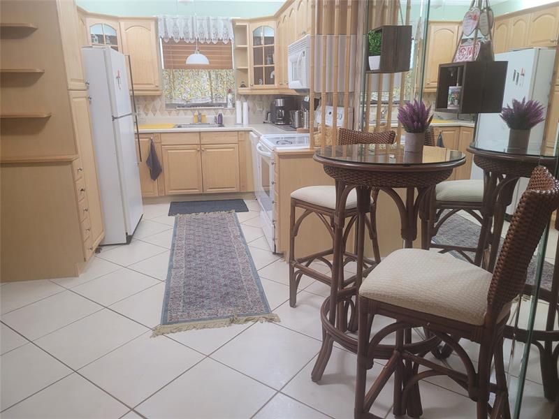 Image 9 of 24 For 2240 Johnson St  204