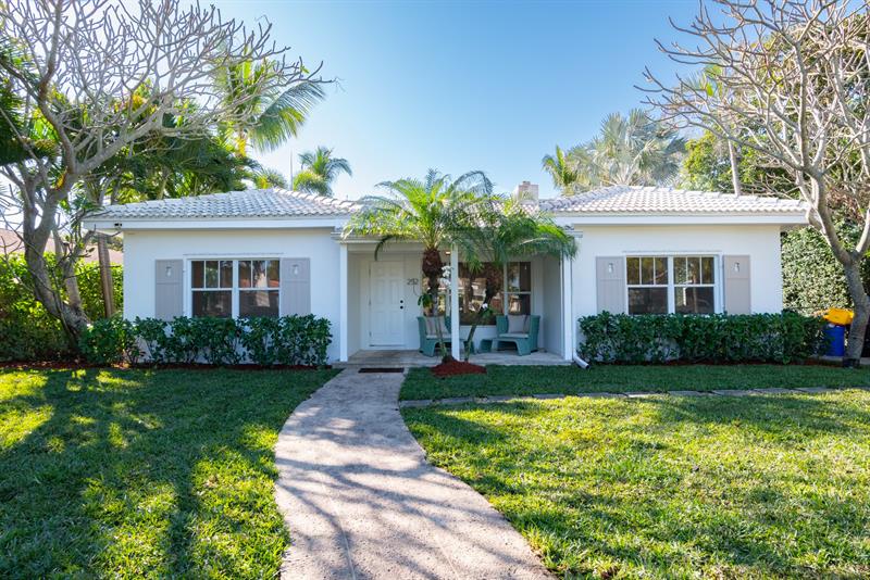 Details for 252 Bloomfield Dr, West Palm Beach, FL 33405