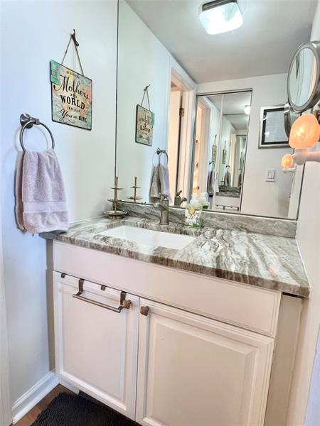 Image 14 of 43 For 9235 Lagoon Pl  204