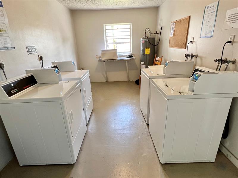 Image 23 of 43 For 9235 Lagoon Pl  204