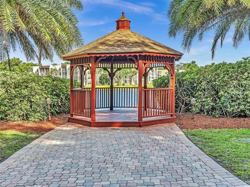 Image 30 of 43 For 9235 Lagoon Pl  204