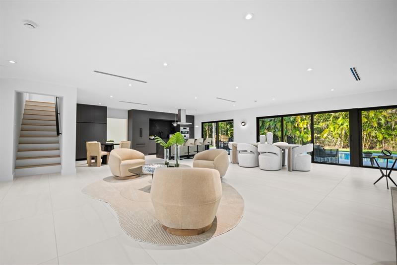 Image 11 of 33 For 13845 73rd Ct