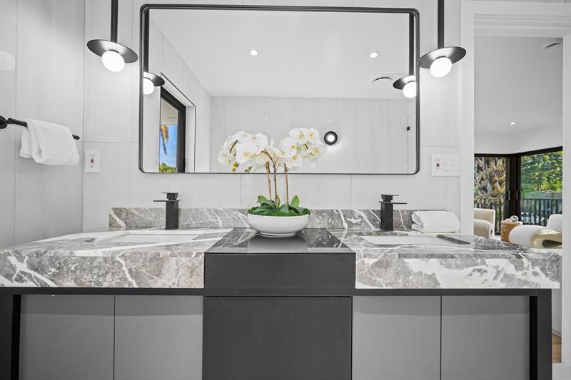 Image 14 of 33 For 13845 73rd Ct