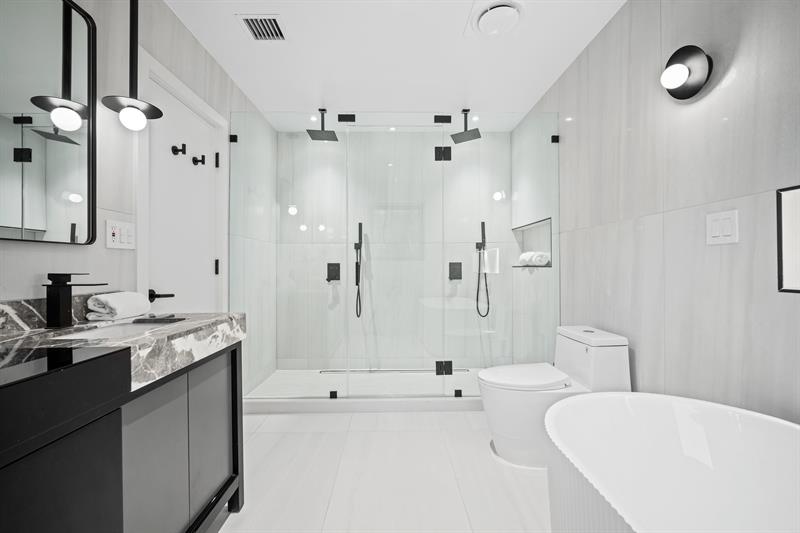 Image 15 of 33 For 13845 73rd Ct