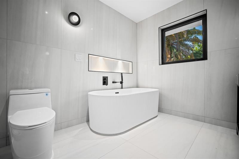 Image 16 of 33 For 13845 73rd Ct