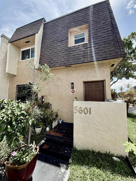 Details for 5601 Blueberry Ct  157, Lauderhill, FL 33313