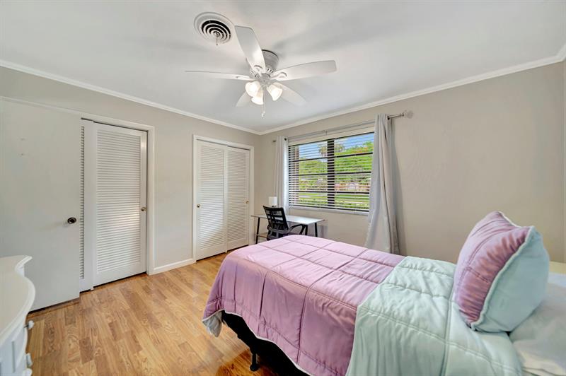 Image 29 of 41 For 621 Sandlewood Ln