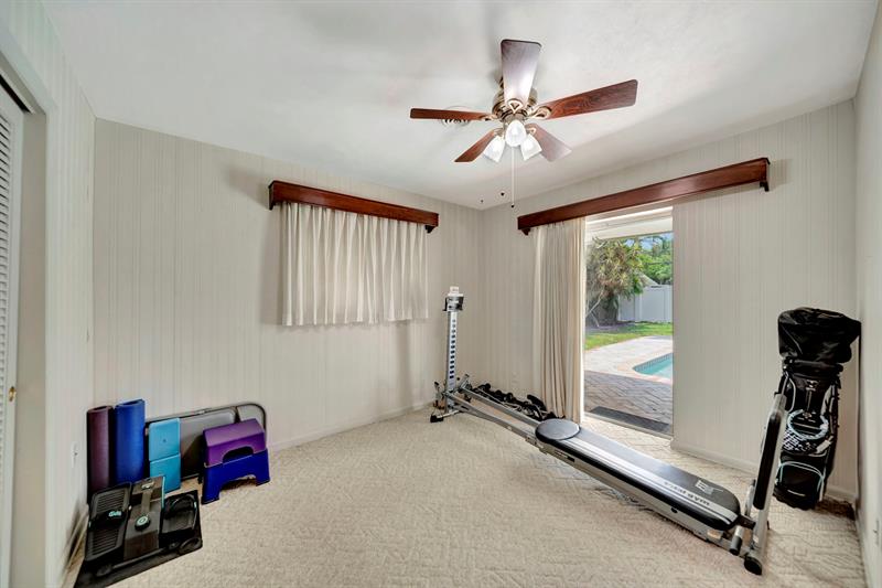 Image 30 of 41 For 621 Sandlewood Ln