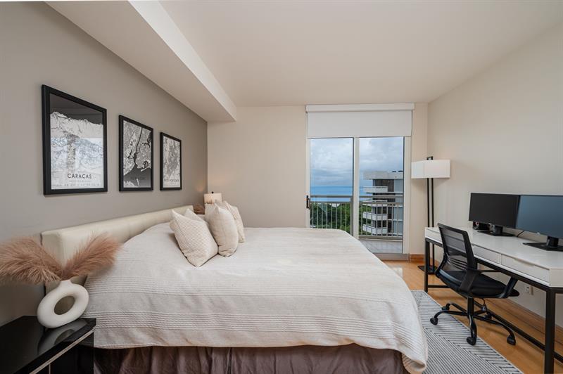 Image 13 of 32 For 2475 Brickell Av  1110