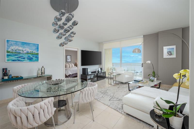 Image 3 of 32 For 2475 Brickell Av  1110
