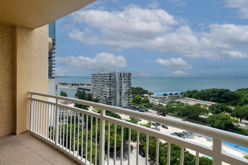 Image 4 of 32 For 2475 Brickell Av  1110