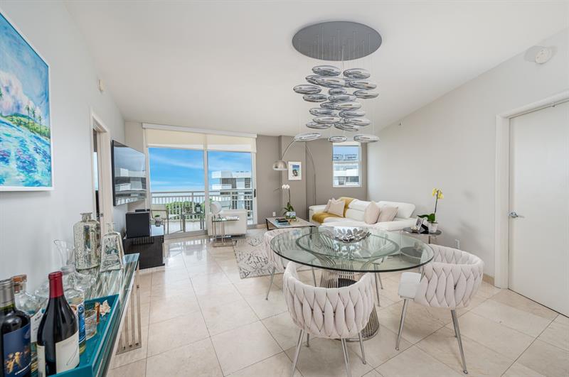 Image 5 of 32 For 2475 Brickell Av  1110