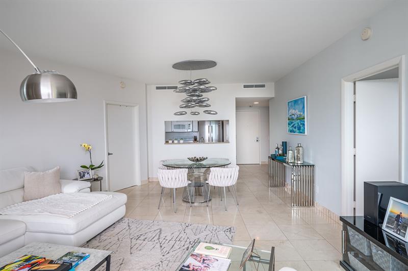 Image 9 of 32 For 2475 Brickell Av  1110