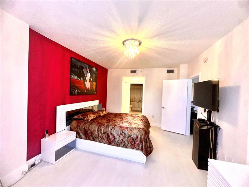 Image 15 of 26 For 18800 29th  412