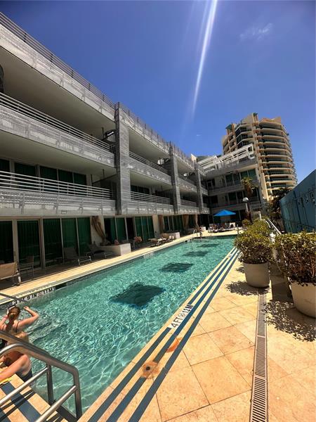 Image 19 of 23 For 1437 Collins Ave  321