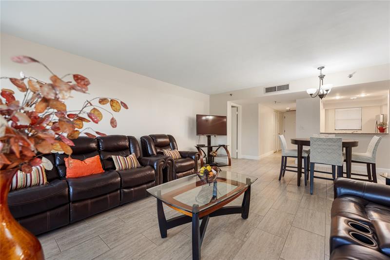 Image 6 of 24 For 2900 14th Street Cswy  503