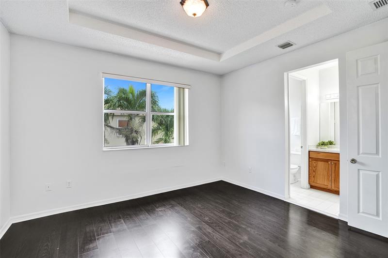 Image 29 of 46 For 2242 42nd Ave  2242