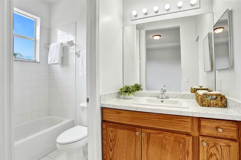 Image 31 of 46 For 2242 42nd Ave  2242