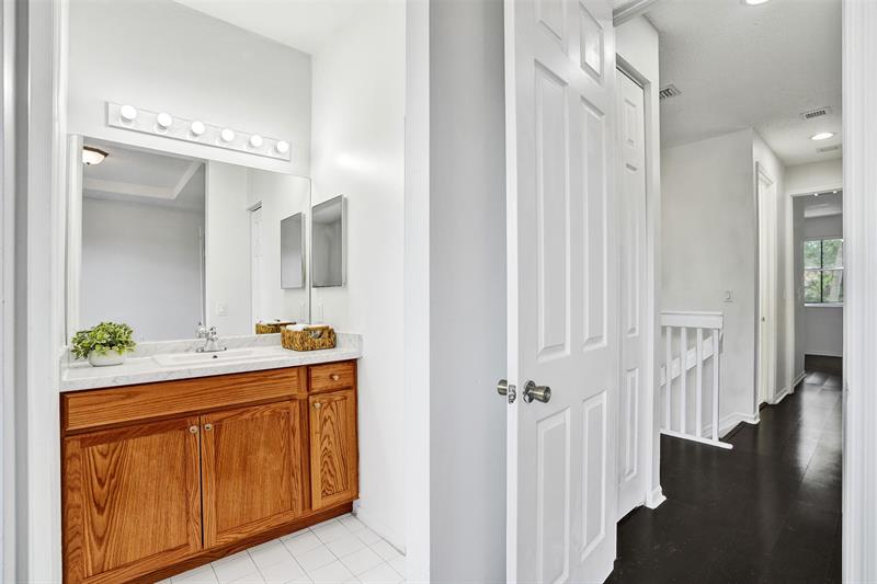 Image 32 of 46 For 2242 42nd Ave  2242