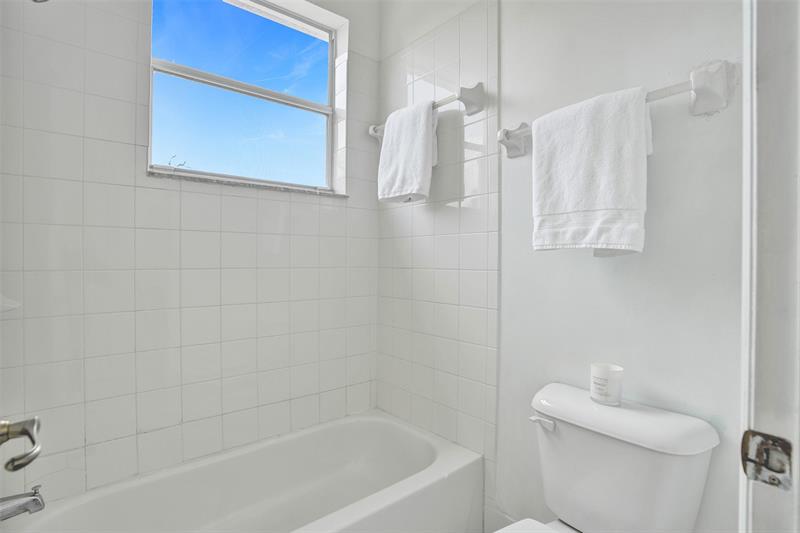 Image 33 of 46 For 2242 42nd Ave  2242