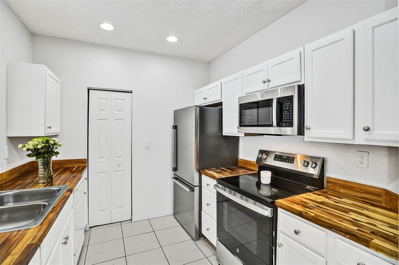 Image 5 of 46 For 2242 42nd Ave  2242
