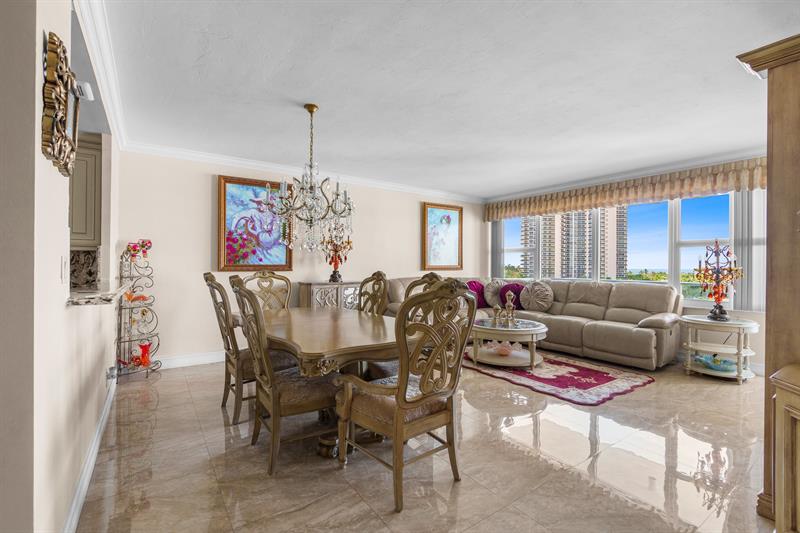 Image 12 of 49 For 3333 34th St  810