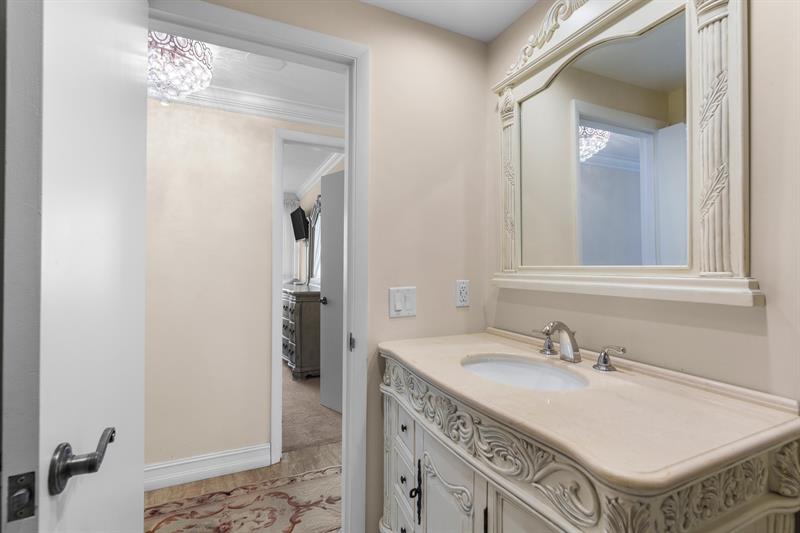 Image 13 of 49 For 3333 34th St  810