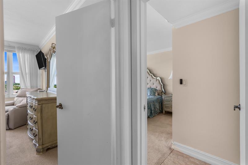 Image 14 of 49 For 3333 34th St  810