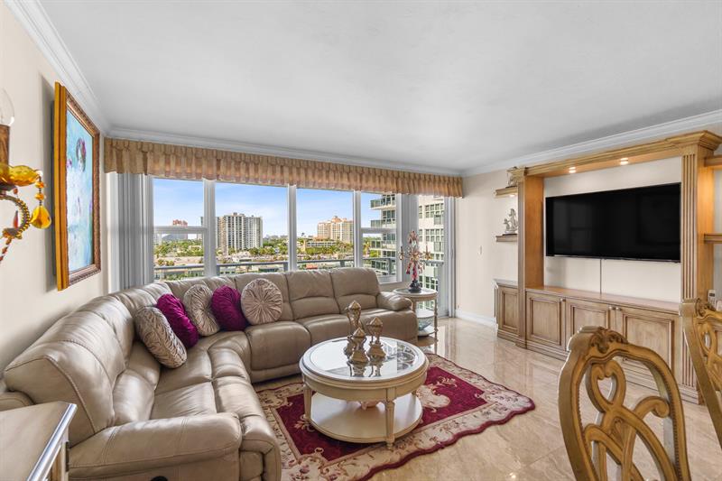 Image 18 of 49 For 3333 34th St  810
