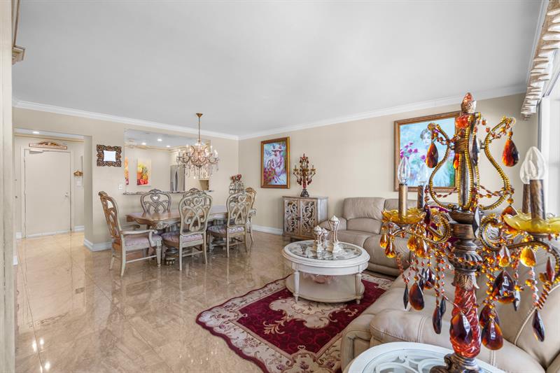 Image 25 of 49 For 3333 34th St  810
