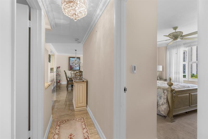 Image 32 of 49 For 3333 34th St  810