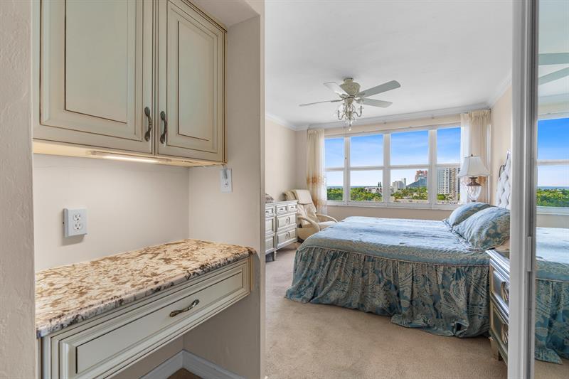 Image 33 of 49 For 3333 34th St  810