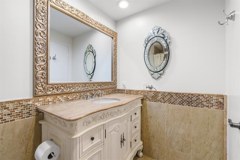 Image 35 of 49 For 3333 34th St  810