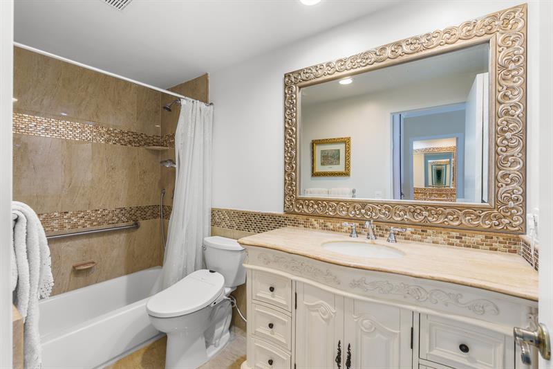 Image 37 of 49 For 3333 34th St  810