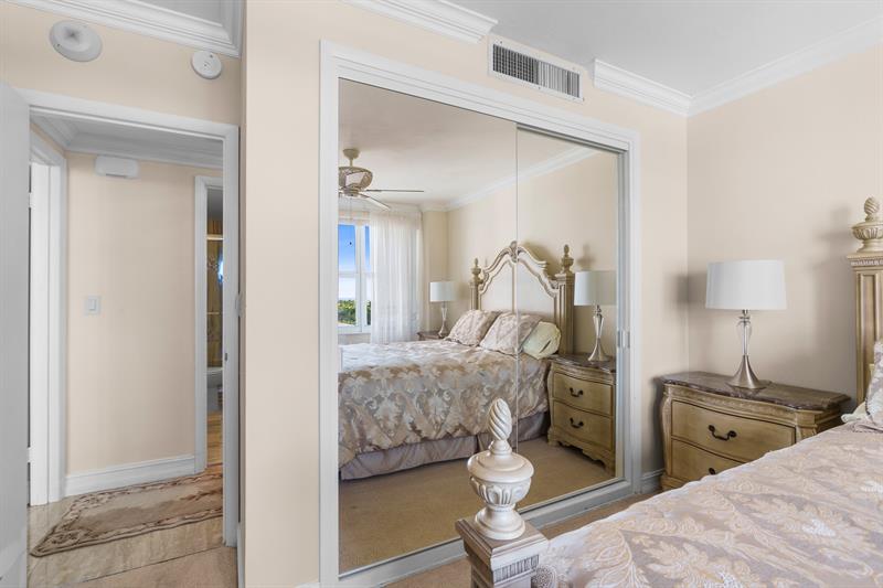 Image 42 of 49 For 3333 34th St  810