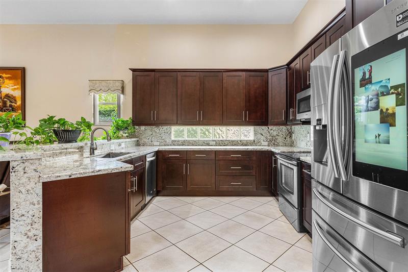 Image 10 of 36 For 3852 Oak Ridge Cir