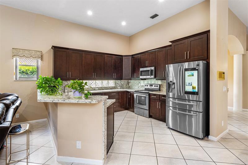 Image 12 of 36 For 3852 Oak Ridge Cir
