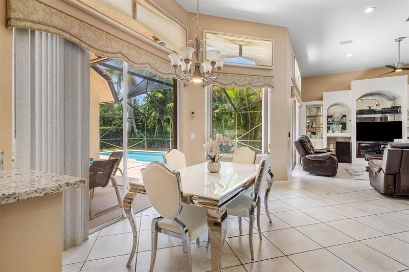 Image 13 of 36 For 3852 Oak Ridge Cir