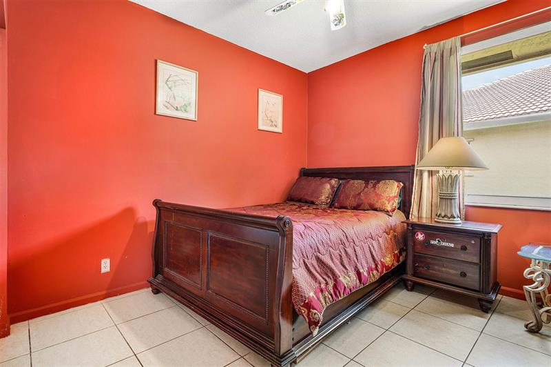 Image 22 of 36 For 3852 Oak Ridge Cir