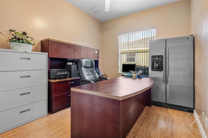 Image 24 of 36 For 3852 Oak Ridge Cir