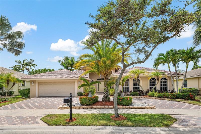 Image 3 of 36 For 3852 Oak Ridge Cir